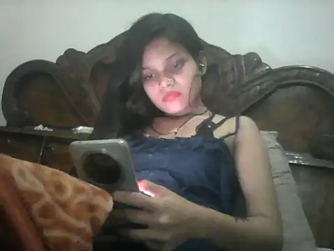 Komal0099 Adlı Modelin Canlı XXX Sohbeti