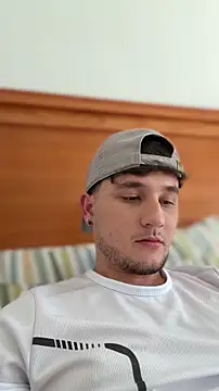 Massimo_Fiore's Live XXX Chat