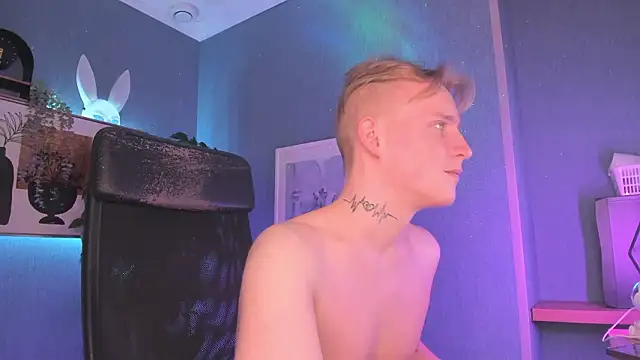 AlexxSweet webcam show