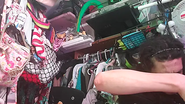 gurlnips' Webcam Show