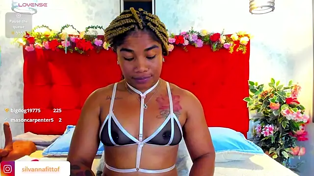 SilvannaFit live XXX chat