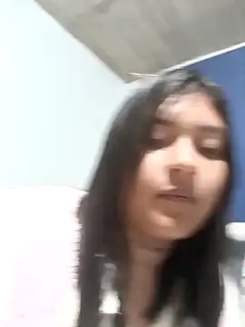 Sharlottee__ Adlı Modelin Canlı XXX Sohbeti