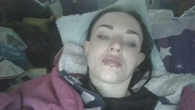 Trinsy_Love Adlı Modelin Canlı XXX Sohbeti