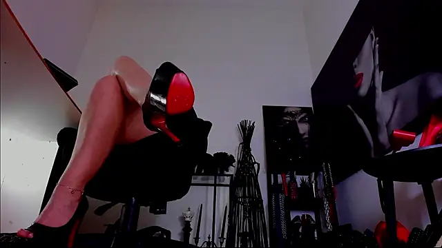 MistressDemiのライブXXXチャット