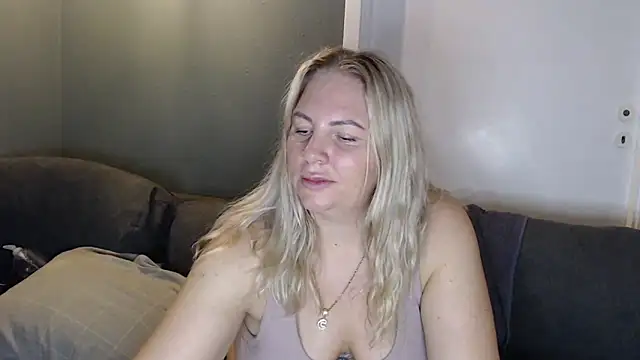 Chatroom XXX en direct de Amanda_Norsk