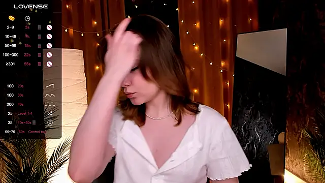 LanaBlu_ 即時 XXX 聊天