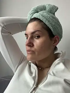 Ms-Lust1- – Live XXX-chat