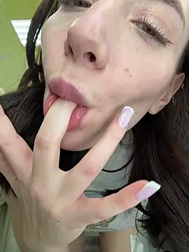 BallerinaCappuccino_ Adlı Modelin Canlı XXX Sohbeti