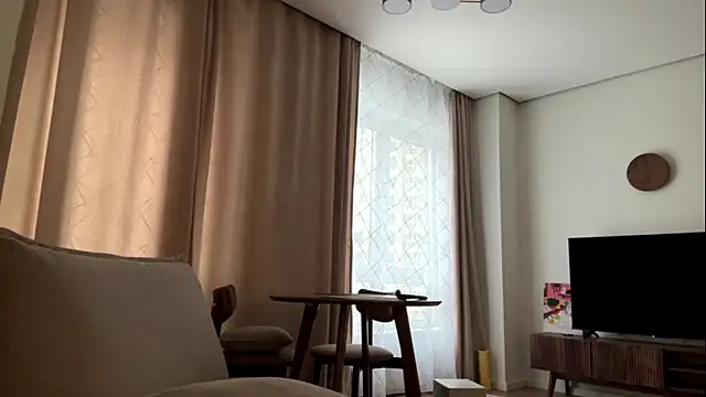 NyxaraBloom: онлайн-секс-чат