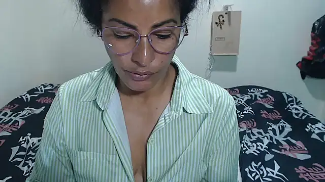 kateleyagrey Chat XXX in diretta