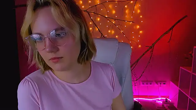 Czat XXX na żywo – madeline_doll