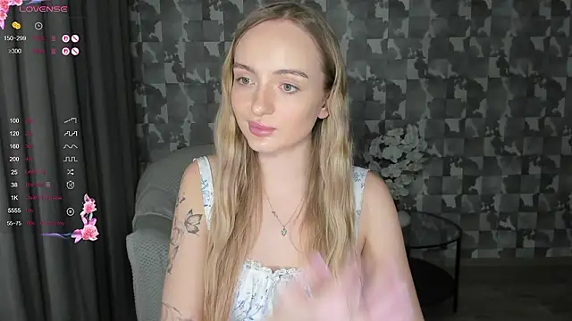 Chat +18 de A_delina ao vivo