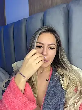Chat +18 de alisa_w ao vivo