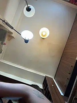 Chatroom XXX en direct de Hotmomcheckk_