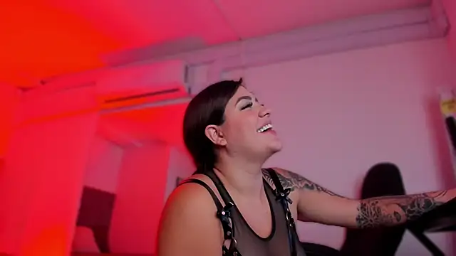 bonnieAn Adlı Modelin Canlı XXX Sohbeti