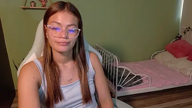 Czat XXX na żywo – Emerald_Sparkles_