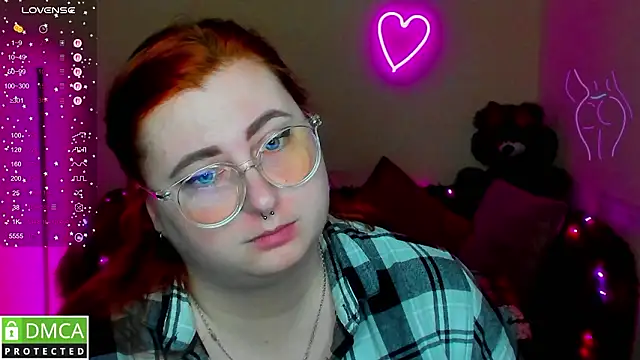 Chat +18 de Alicia_love00 ao vivo