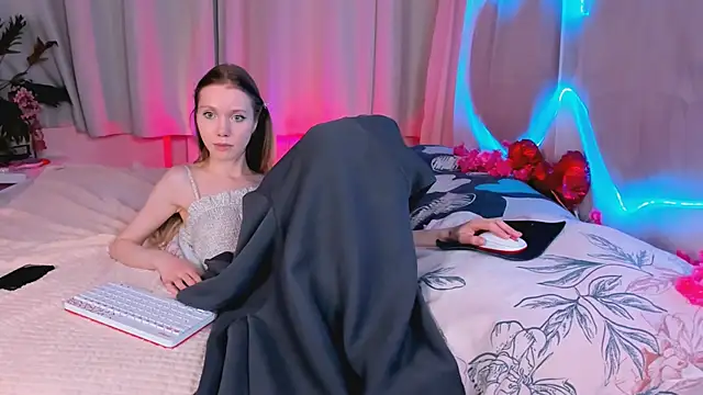 lada2k4's Live XXX Chat