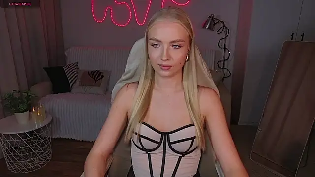 Chat +18 de TessaGrays ao vivo