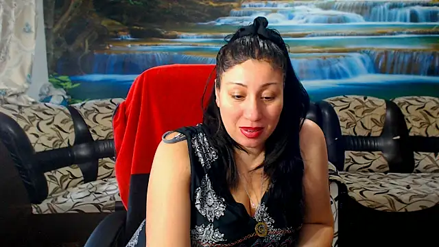 MoistMady লাইভ XXX চ্যাট