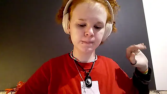 CurlaPettyBom – webcam-show