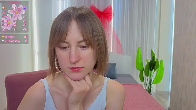 XXX chat uživo modela LuluChiiii