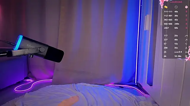 Juicy_VikkiのライブXXXチャット