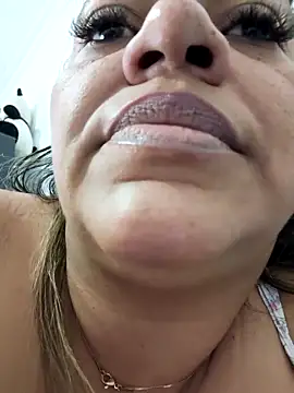 Chat XXX en directo de violetpolo