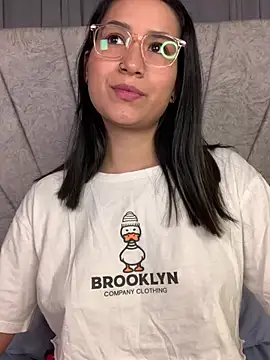 Val12777 Adlı Modelin Canlı XXX Sohbeti