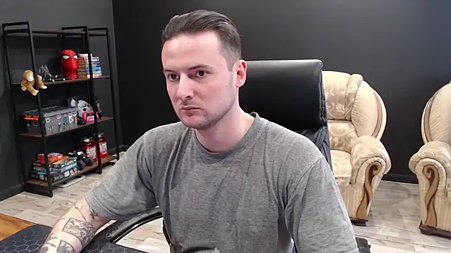 XXX chat uživo modela MihasikD