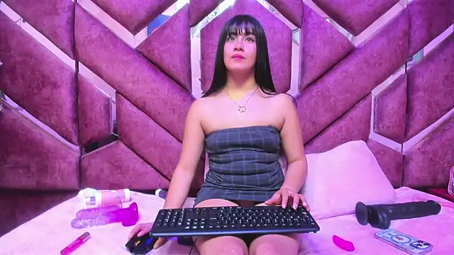 Luna_Staar69 – Naživo XXX chat