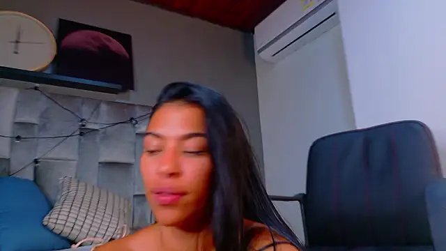 RiriiBrunette__ 即時 XXX 聊天