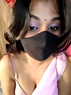 palakmishra033 Adlı Modelin Canlı XXX Sohbeti