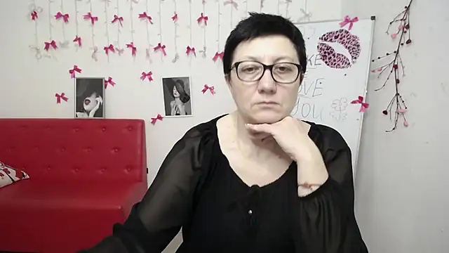 EmilyL0ve's Live XXX Chat