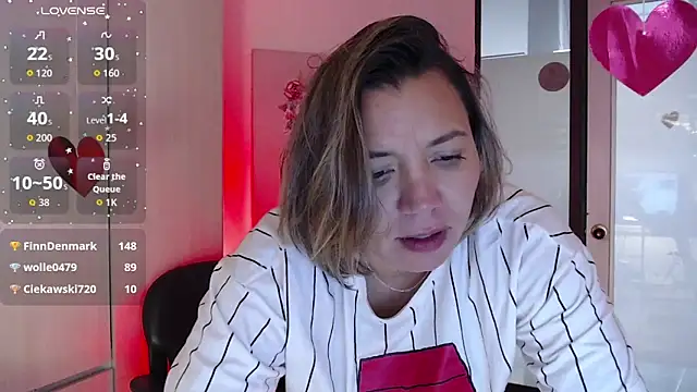 milfsecret69 即時 XXX 聊天