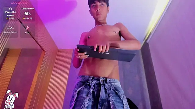 Czat XXX na żywo – osamu_tay