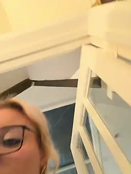 AliceDx's Webcam Show