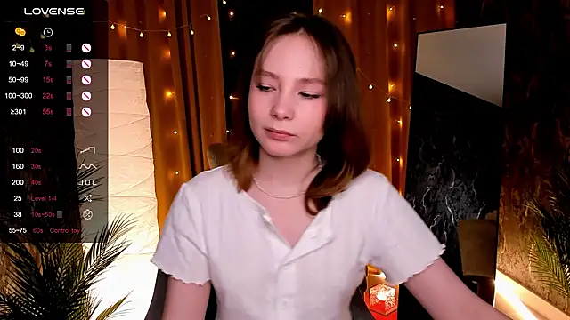 LanaBlu_'s Live XXX Chat