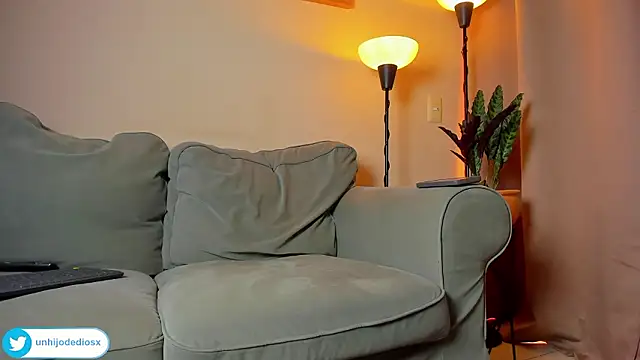 Ackerman_Eren_ Show in webcam