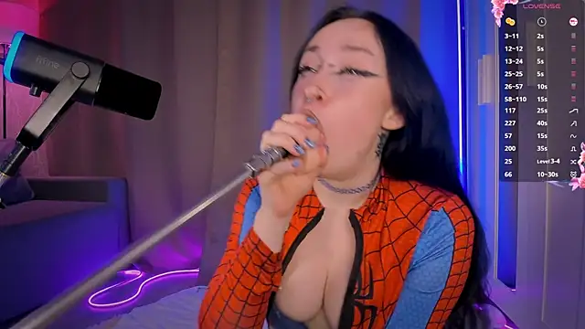 Juicy_Vikki 现场XXX聊天