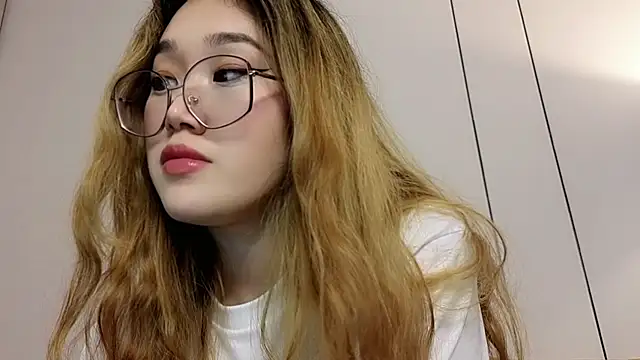 Jennatyan Adlı Modelin Canlı XXX Sohbeti