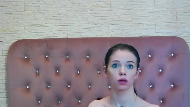 Show de PeachyElla26 na webcam