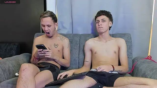 Two_sexboys Show Webcam