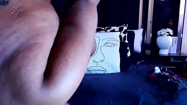 MONSTERTITS44DDD Pertunjukan Webcam