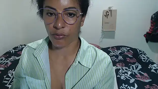 kateleyagrey Adlı Modelin Canlı XXX Sohbeti