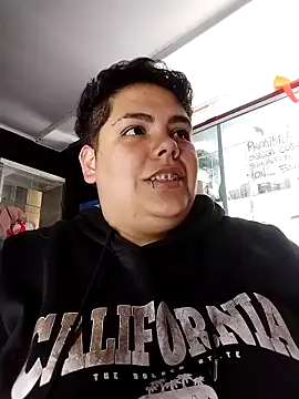 Chat +18 de Hailey_Curvy ao vivo