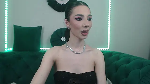 SelenaXoX Chat XXX in diretta