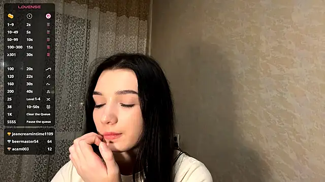 IsabellaWave élő XXX-chatje