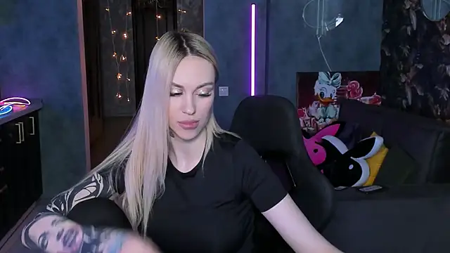 Blckmirrorr's Live XXX Chat