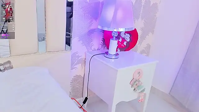 MiliaangelesのライブXXXチャット